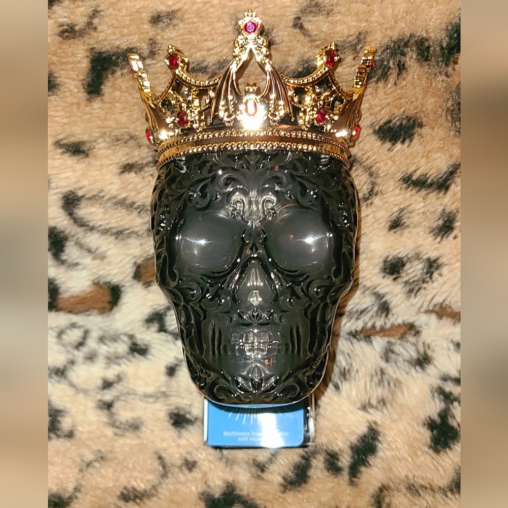 BBW 2023 Skull Wallflower Plug